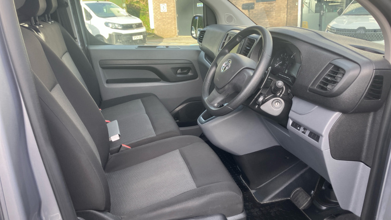 Vauxhall Vivaro L2 Diesel 3100 2.0d 145PS Dynamic H1 Van Auto